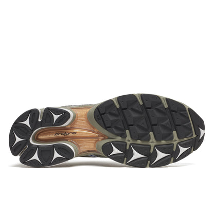 ホワイト／ローレル